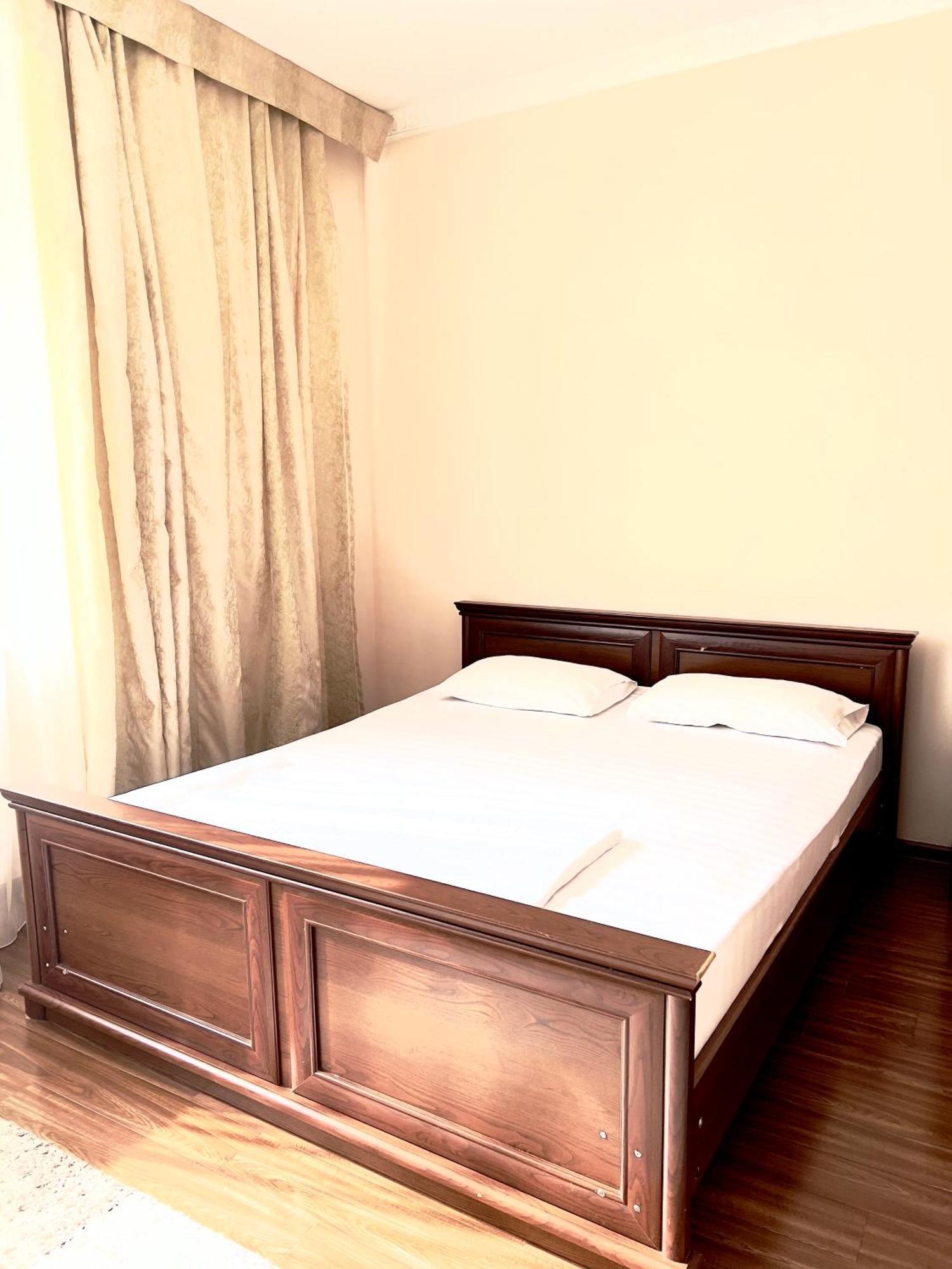 7 топовая локация у байтерека для 1-4 чел, комфортно, дома Apartment